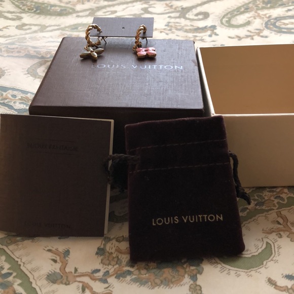 LouisVuitton baby blue and pink earrings - Picture 3 of 7